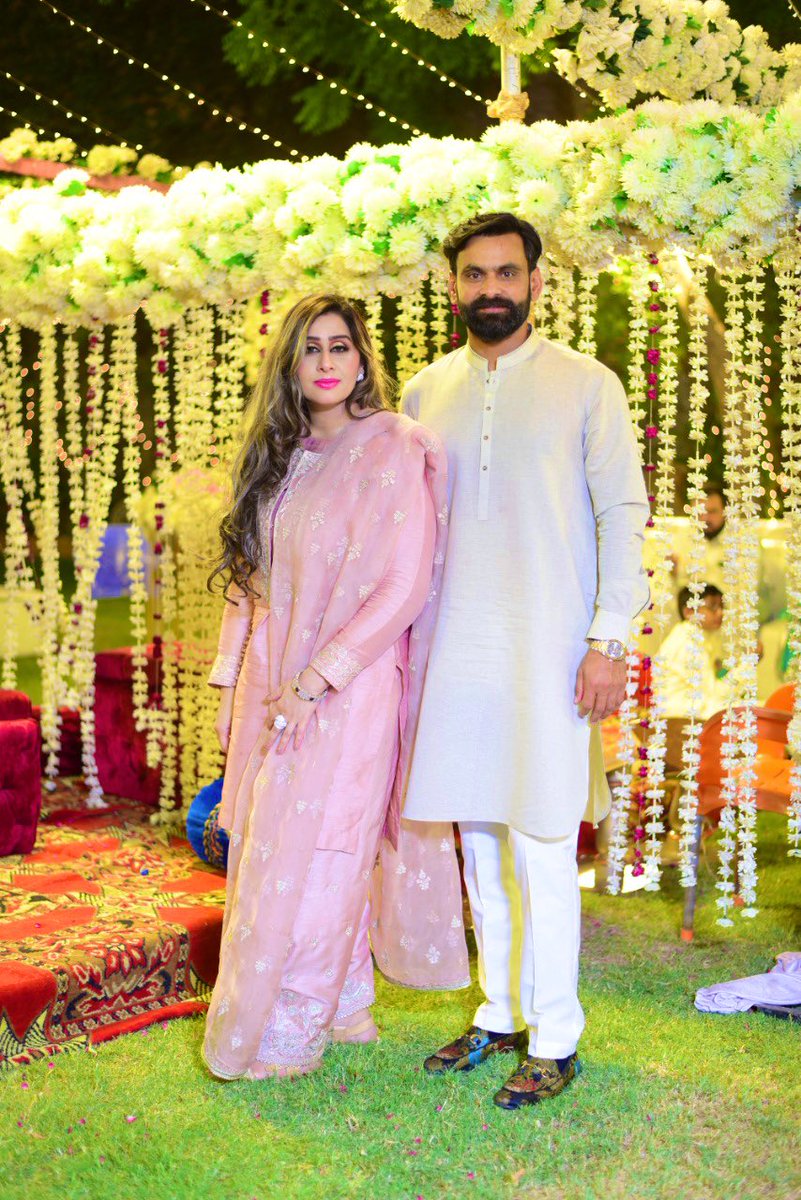 Happy 16th wedding anniversary @naziahafeez8 Thanks for ur Love ❤️ \u0026 care, image size:801x1200