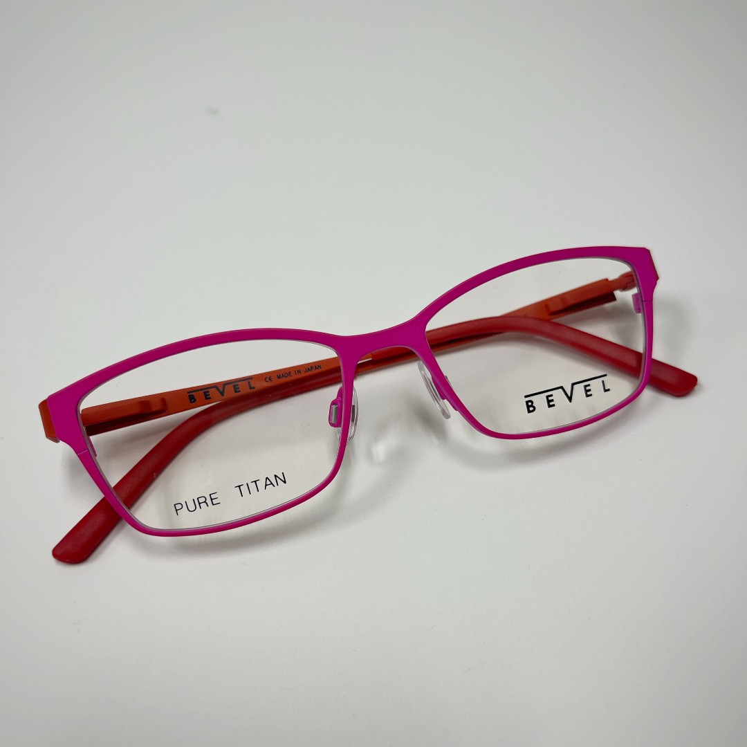rockopt's tweet image. #bevelspecs Willits is getting our attention! 🔥🤩❕ Shown here in Pink Lipstick/Claudio Orange 💗🧡💗🧡💗🧡

#showstopper #signature #handmade #pink #orange #pinkorange #titanium #handmade #independenteyewear #rockridge #oakland