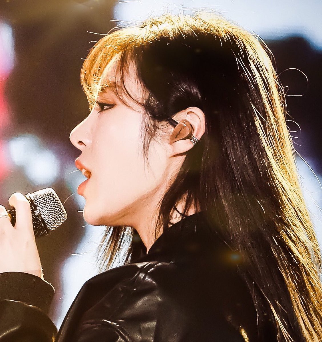 🎶 Thread of Wheein's custom IEM (in-ear monitor) collection up to