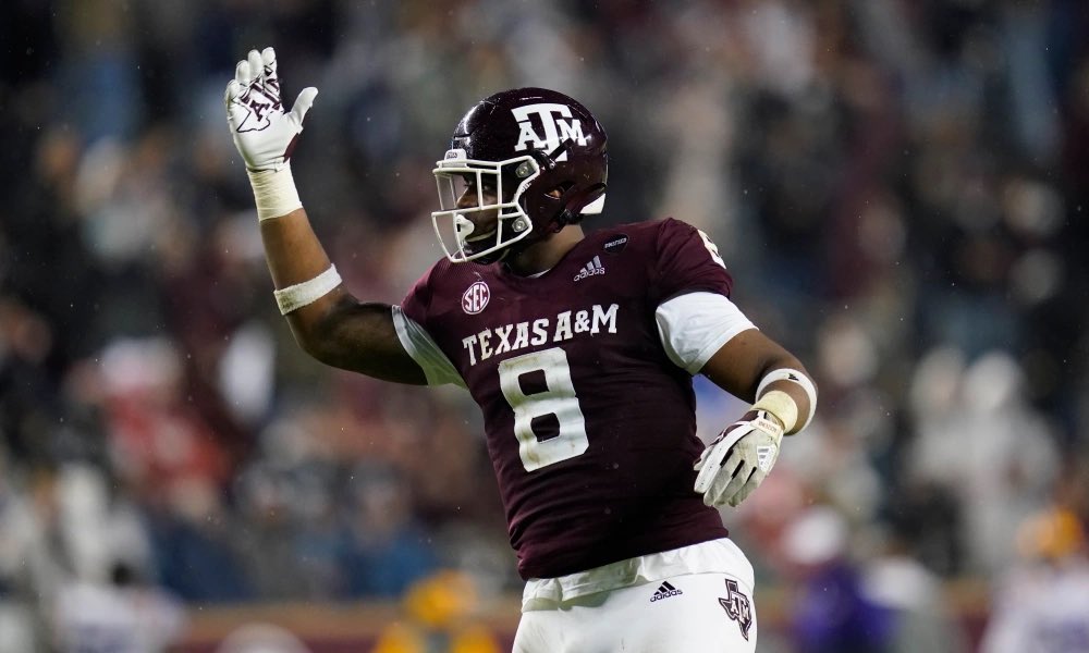 brand_thomas31's tweet photo. Blessed to receive offer #19 from Texas A&amp;M @CoachE_TAMU #Aggies #Aggieland #TAMU #GigEm !! @reddblaze7333 @ColtBoyz14u https://t.co/wccKXx9VQP