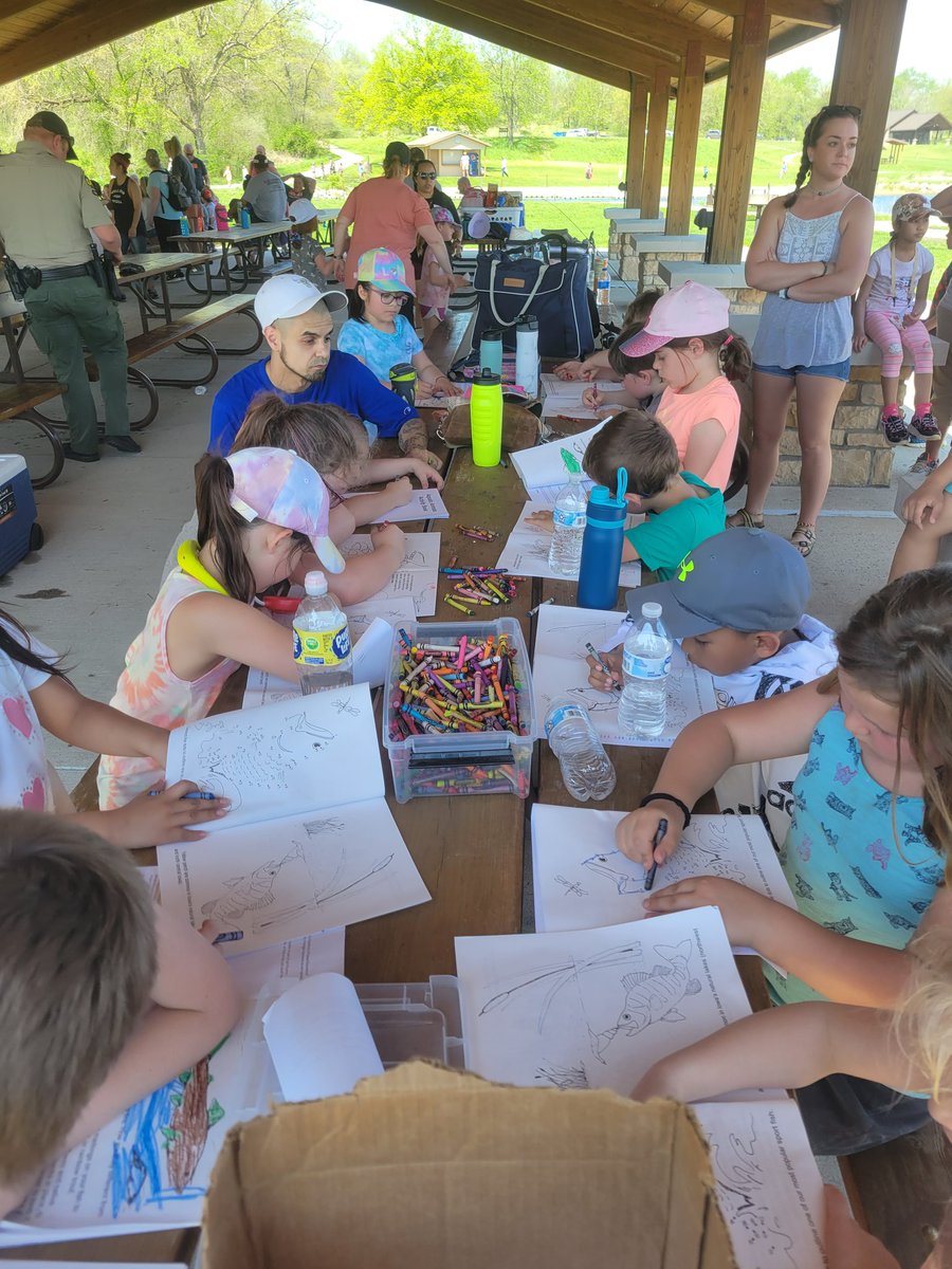 MissGoodwin2G's tweet photo. We had an amazing fieldtrip to Lake Darling with some help from the @iowadnr Iowa DNR.  We loved the live animals, hiking, and everythingwe did.  #washpride https://t.co/moN1Svbedw