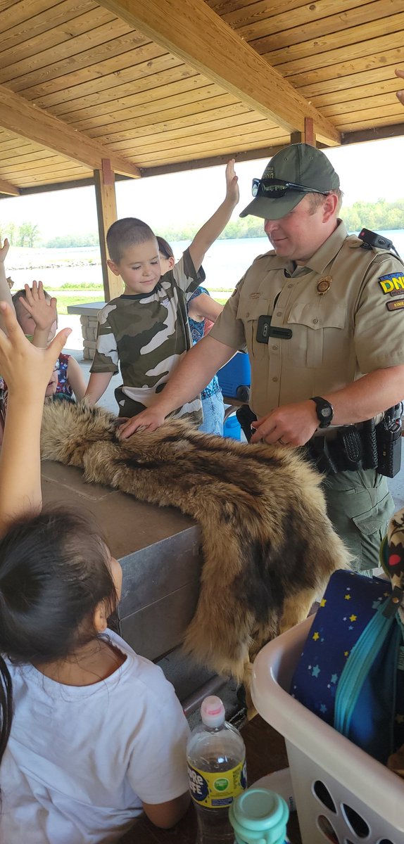 MissGoodwin2G's tweet photo. We had an amazing fieldtrip to Lake Darling with some help from the @iowadnr Iowa DNR.  We loved the live animals, hiking, and everythingwe did.  #washpride https://t.co/moN1Svbedw