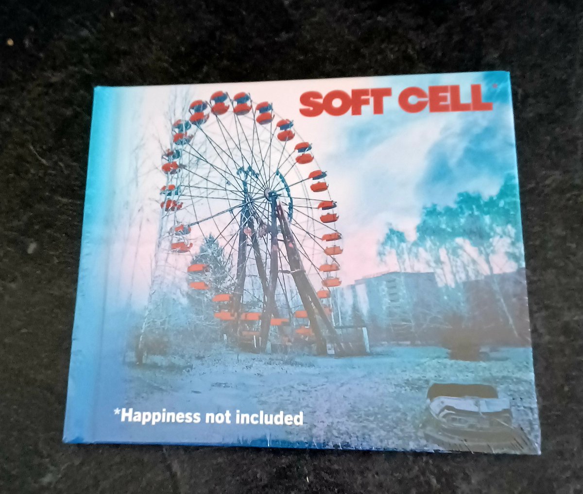 Della_Girl's tweet photo. Dan @hidethebiscuits gave me this beauty, what an absolute star - he knows what I like! ❤🎼🎶🎵 #music #softcell #marcalmond #daveball #retro #newmusic #happinessnotincluded #fabulous #newalbum https://t.co/sRgESicRlo