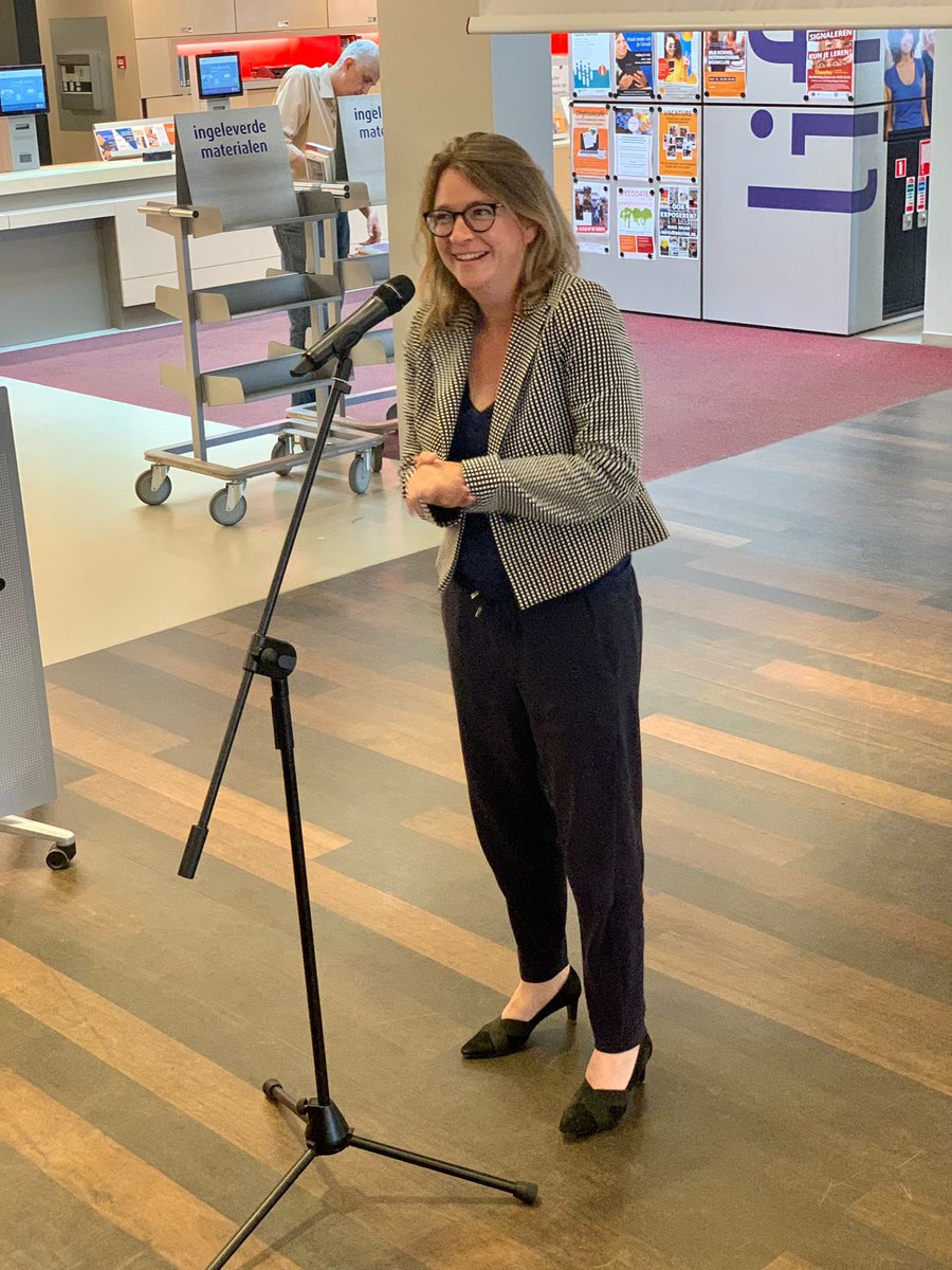 annejanssen's tweet photo. Vanmiddag de feestelijke opening van het Informatiepunt Digitale Overheid in de @bblthk. Voor iedereen die moeite heeft met digitale aanvragen bij de overheid. https://t.co/eHGWR25F4h