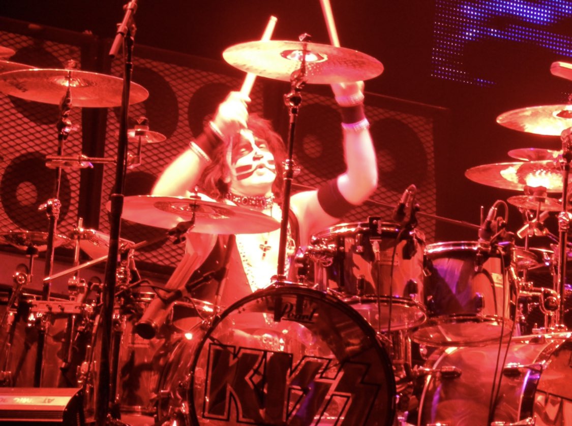   Happy Birthday Eric Singer!
Here s a shot I took back in 2011.  