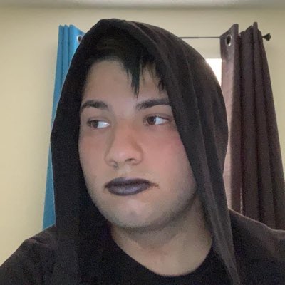 EmoMakeups's tweet photo. #NewProfilePic https://t.co/GhnzkVssQe
