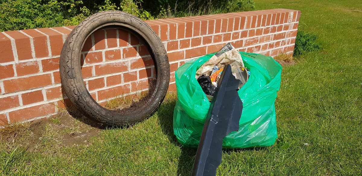 BBullrushes's tweet photo. Today we collected our 10th bag of #litter from our little estate & some other dumped #rubbish. The positive is having some lovely wildlife habitat on #BoultonMoor & so many #wildflowers to appreciate. @KeepBritainTidy #lovewhereyoulive @Love_plants #PitStopsForPollinators https://t.co/rlaEc8K2jT