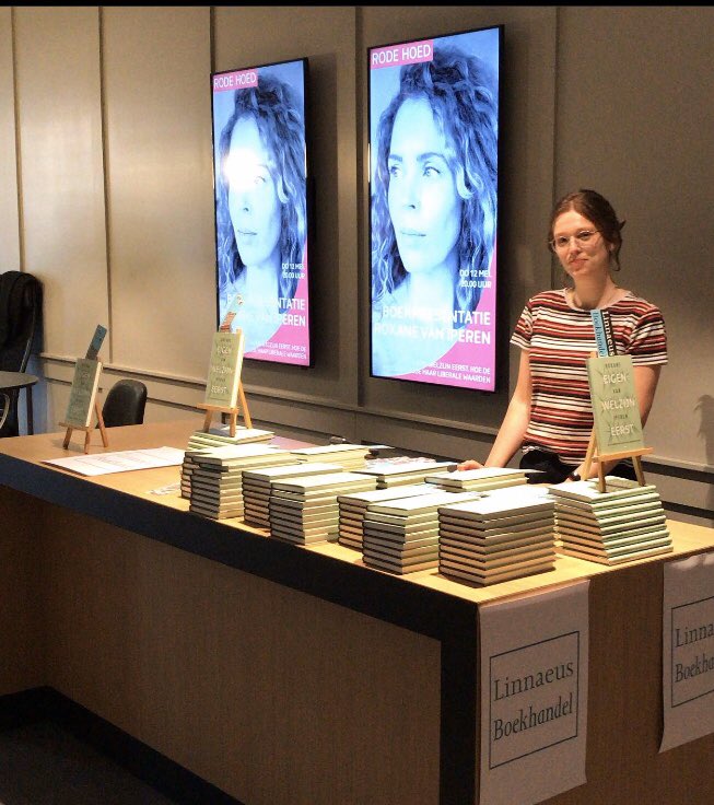 Linnaeus popt up in <a href="/DeRodeHoed/">Rode Hoed</a> bij de boekpresentatie van <a href="/roxanevaniperen/">Roxane van Iperen</a>: ‘Eigen welzijn eerst’, het wordt en is mooi! #eigenwelzijneerst