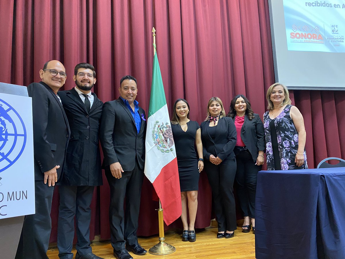 DulceRoblesM's tweet photo. Un gusto haber sido parte de la entrega de reconocimientos a comité Mexicano AzMUN recibidos en Arizona Model United Nations 2022 ¡Muchas felicidades, que sigan los éxitos y la formación de liderazgos! https://t.co/yMrxvEhsjq