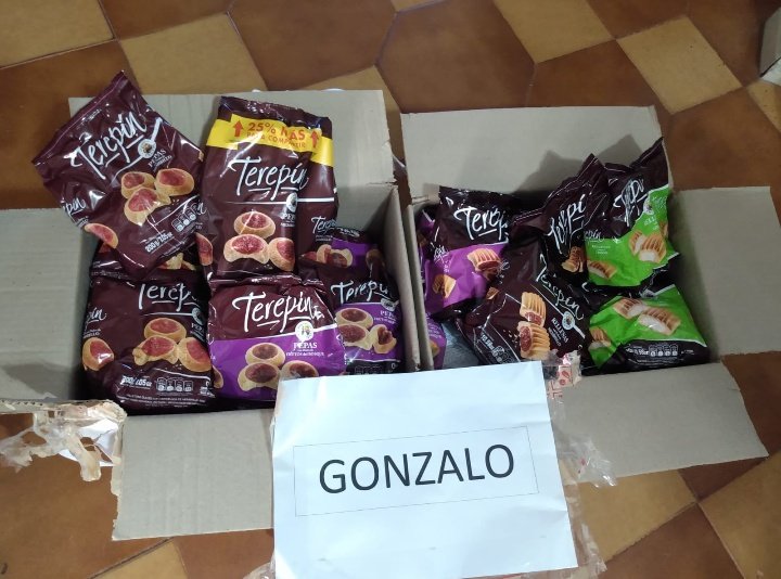 _ggonzajordan's tweet photo. Saludito para los pibes de Terepín que se coparon y me mandaron unas cajas ❤️ los amo ajjajajaj https://t.co/9soskL4pof