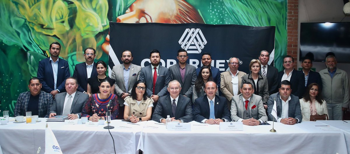Asistí a la Sesión de Consejo de la <a href="/COPARMEX_Edomex/">Coparmex Estado de México</a>, reafirmamos nuestro compromiso para trabajar de la mano con el sector privado en favor de todos los sectores de la población por una #TolucaLlenaDeVida.