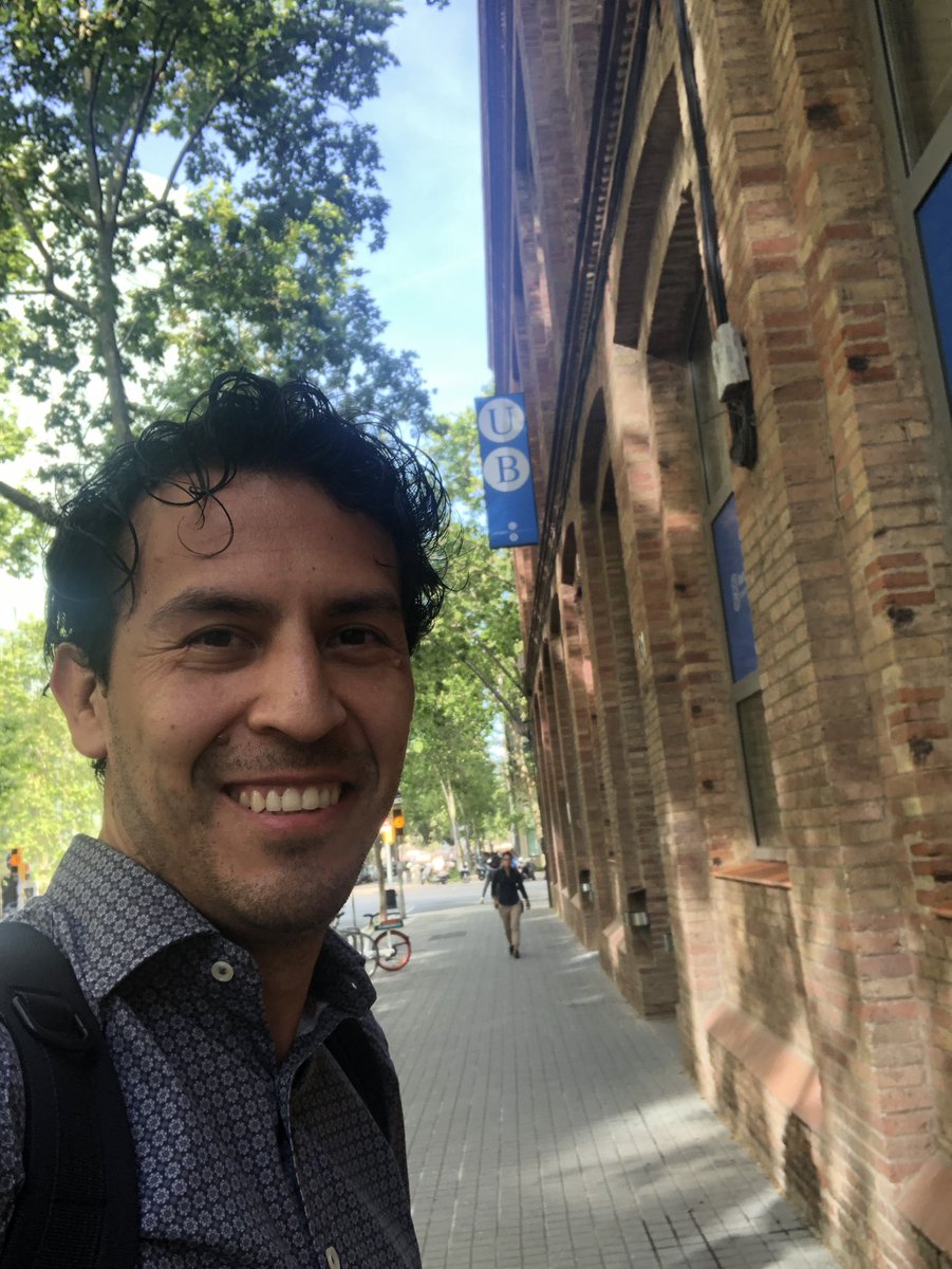 NiltonNavarro's tweet photo. Feliz de hacer una MasterClass de Cómo potenciar tu #MarcaPersonal en @UB_IL3
#IL3UB #Socil3 https://t.co/xrTXUqaJVD