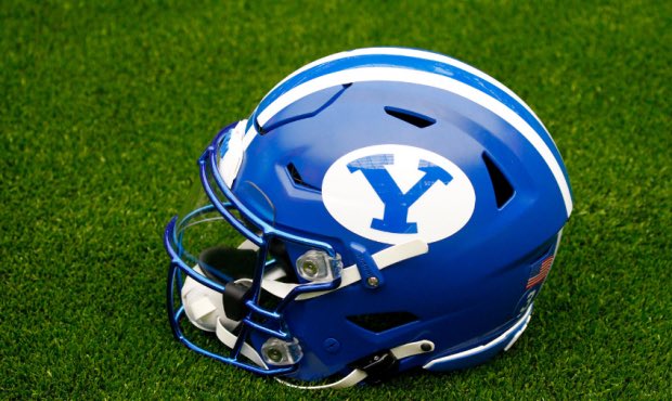 vincentholmes18's tweet photo. after a great conversation with @jernarogilford i am blessed to receive a(n) offer from brigham young university 💙🤍 @BYUfootball i would like to thank @Coach_Galliano. @GregBiggins @BrandonHuffman @adamgorney https://t.co/T1AJj2D9MQ