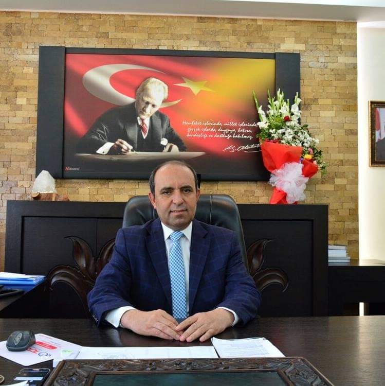 iHSANiDER's tweet photo. TEBRİKLER
Adana İmam Hatip Lisesi 1984 mezunlarımızdan Sn.Zekeriya NANE, Orman Genel Müdür Yardımcılığı görevine atanmıştır. 
Hakettiği bu görevi layıkıyla yerine getireceğine can-ı gönülden inanıyor ve kendilerini tebrik ediyoruz İHSANİDER Yön. Kurulu Başkanı
Sn.Baysal MELEKOĞLU https://t.co/cjcizQAWdq