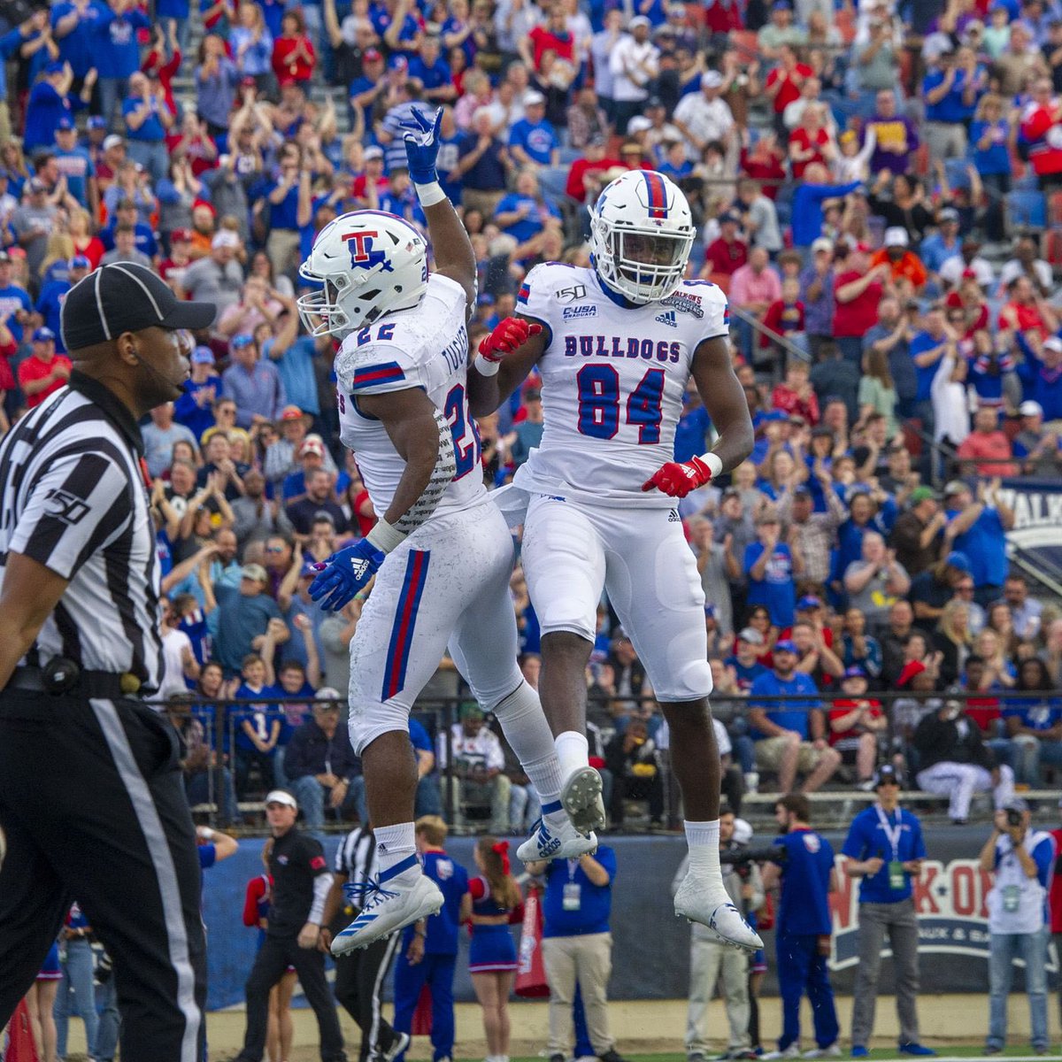 DLCoachTayLew_'s tweet photo. After another great convo with @CoachWalker53 I am beyond blessed to receive another offer to play ball @LATechFB #GOBULLDOGS! https://t.co/etqAPybI79