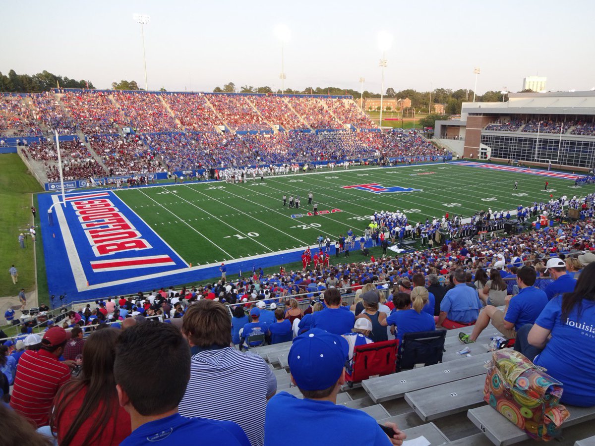 After another great convo with <a href="/CoachWalker53/">Casey Walker Sr.</a> I am beyond blessed to receive another offer to play ball <a href="/LATechFB/">LA Tech Football 🏈</a> #GOBULLDOGS!
