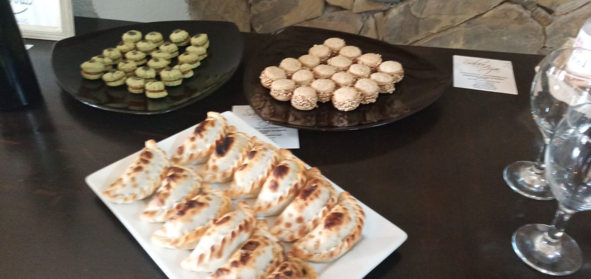 turismoSLA's tweet photo. Se entregó la declaración de interés Turístico y Cultural al 2do Festival Gastronómico y Cultural "Sabor a mi tierra Salta"."Agradezco el apoyo de la municipalidad, esperamos que sirva para mostrar nuestra identidad con la participación de todos"afirmó la organizadora Norma Azar. https://t.co/swGypToNwm