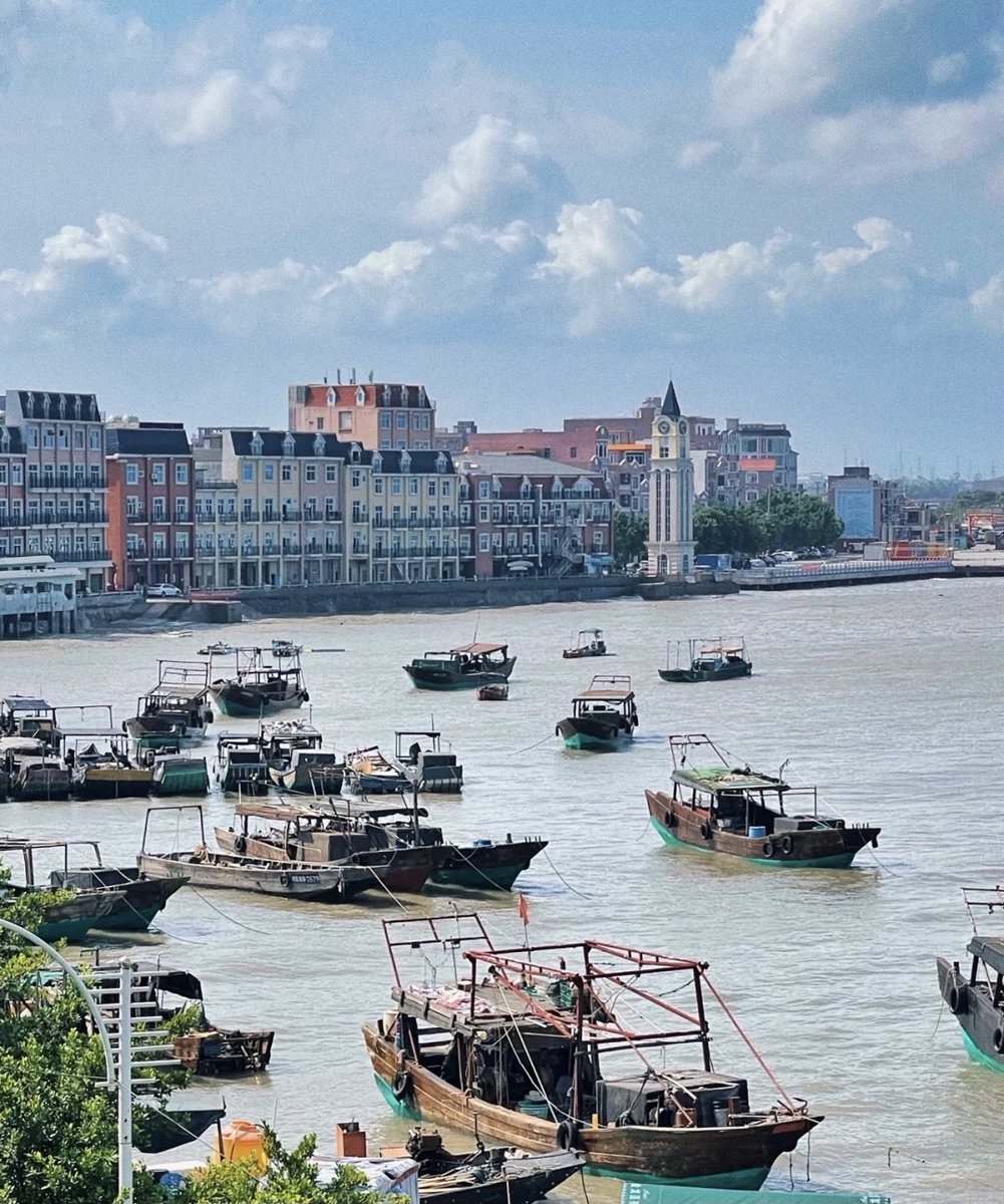 It's a trading port, but it's also a place worth traveling to.