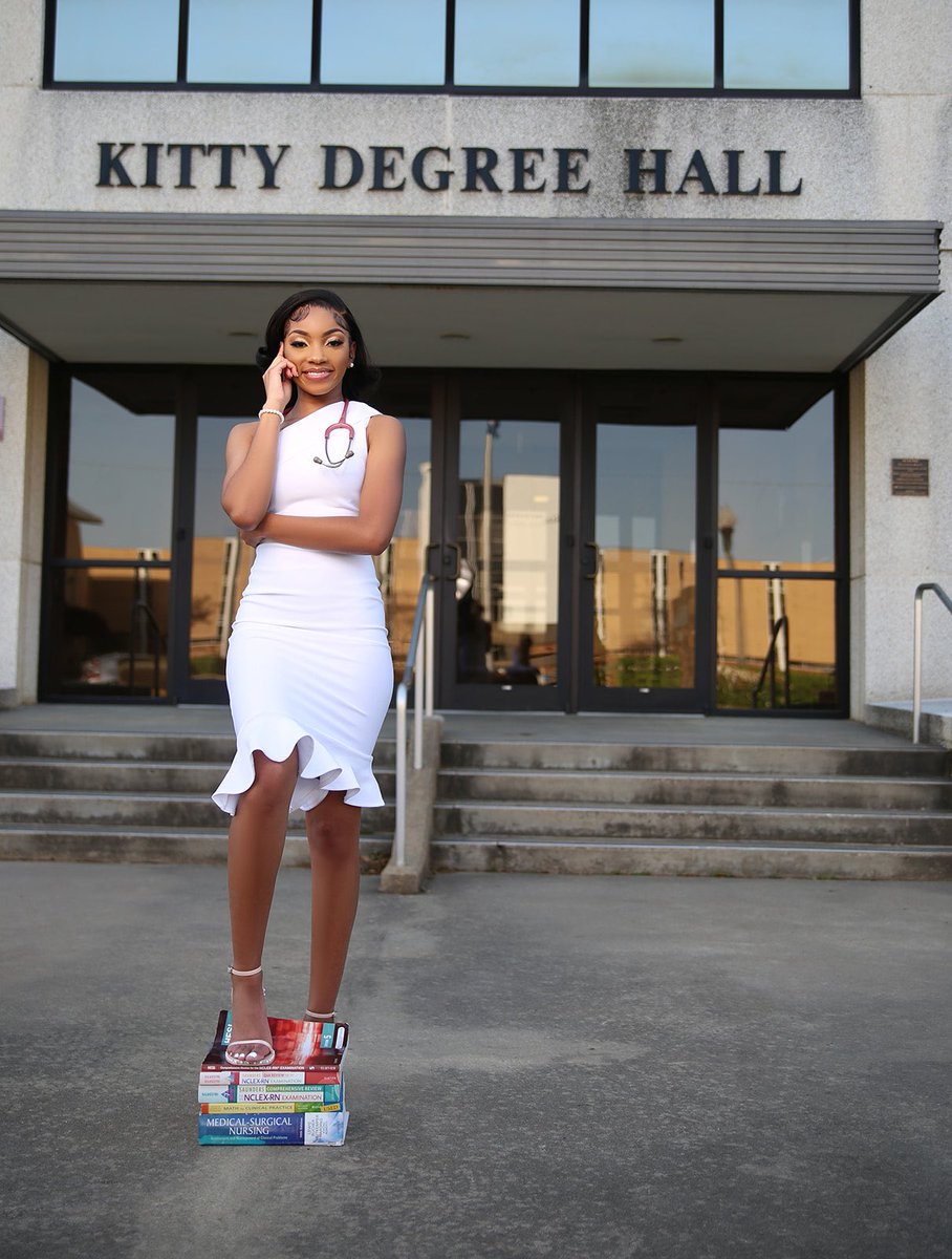 only1kait_'s tweet photo. “She went to school to be a nurse, she’s an AKA” 🩺💕                                         #nursegrad #akasorority1908 https://t.co/MXr4Cx99C1