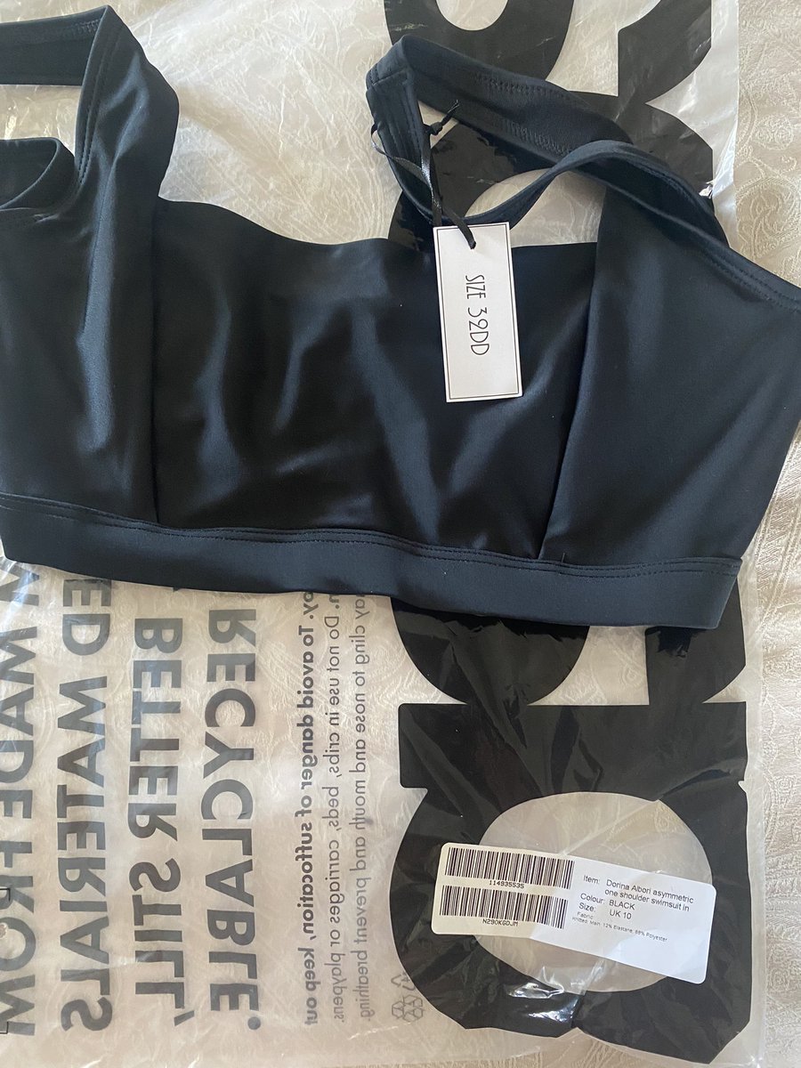 SianMorg's tweet photo. @ASOS I ordered a swimsuit but have received a bikini top by a completely different brand in the complete wrong size? https://t.co/AYoSyUt7Qa