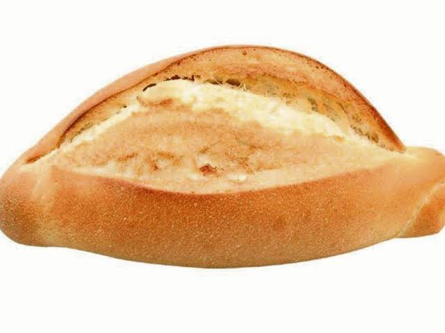 cryptoserietv's tweet photo. En México se acostumbra comer bolillo después de cualquier susto #terra #ust #Cryptocrash #Bitcoin https://t.co/MdfjBndlkE