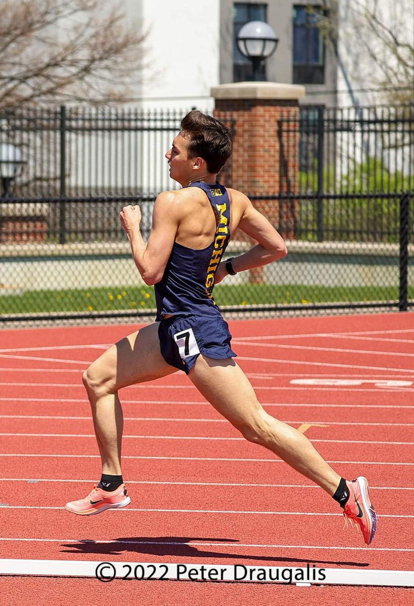 brandeesong1's tweet photo. Go Anthony! Go Blue! #Big10 https://t.co/IqnoPv0uMD