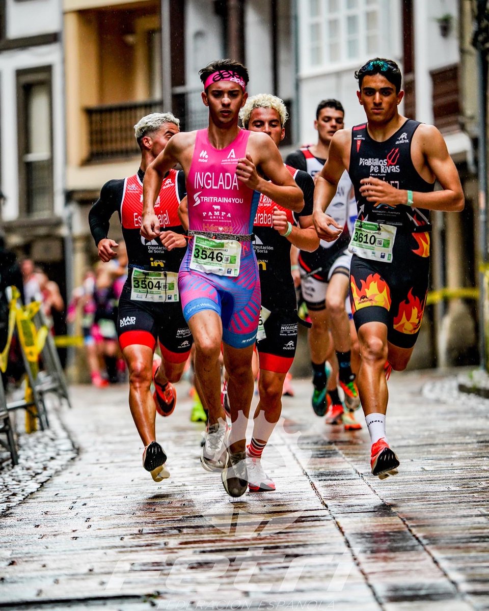 TriTrain4You's tweet photo. 🏆 Título Nacional de Duatlón 🏃‍♂️🚴🏃‍♂️

BOOM 💥 @manuing_30 Campeón de España 🇪🇸 Junior🥇#Ávilés

Enhorabuena 💜💙

@TriTrain4You 
#RasoCrew
@MobelSport 
@librerialuces 
@StaminaMkt 
@DeportesDipMlg https://t.co/01ECu7SCSe