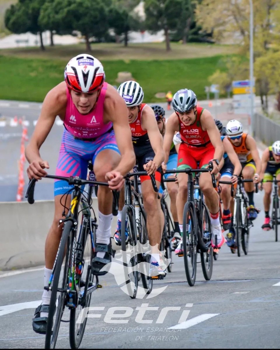 TriTrain4You's tweet photo. 🏆 Título Nacional de Duatlón 🏃‍♂️🚴🏃‍♂️

BOOM 💥 @manuing_30 Campeón de España 🇪🇸 Junior🥇#Ávilés

Enhorabuena 💜💙

@TriTrain4You 
#RasoCrew
@MobelSport 
@librerialuces 
@StaminaMkt 
@DeportesDipMlg https://t.co/01ECu7SCSe