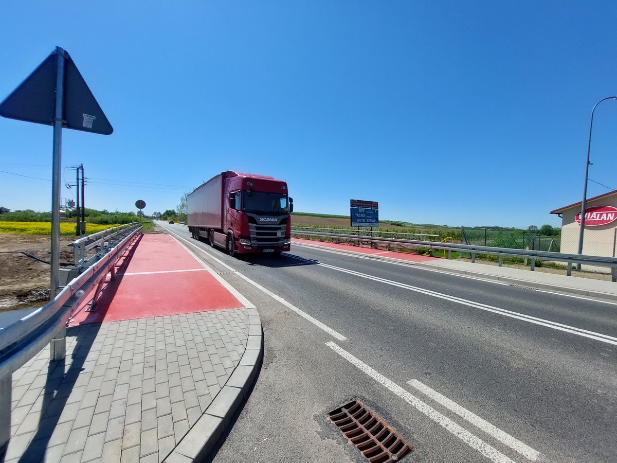 GDDKiA_Kielce's tweet photo. Zakończyły się zasadnicze roboty na budowie mostu #DK79 #Samborzec #świętokrzyskie. Pozostały prace porządkowe. To 3⃣ most wybudowany na odcinku #DK79 #Sandomierz #Łoniów od 2020 r. Nowe obiekty powstały także w #Andruszkowice i #Polanów @GDDKiA_Kielce @GDDKiA https://t.co/97bohPdBXq