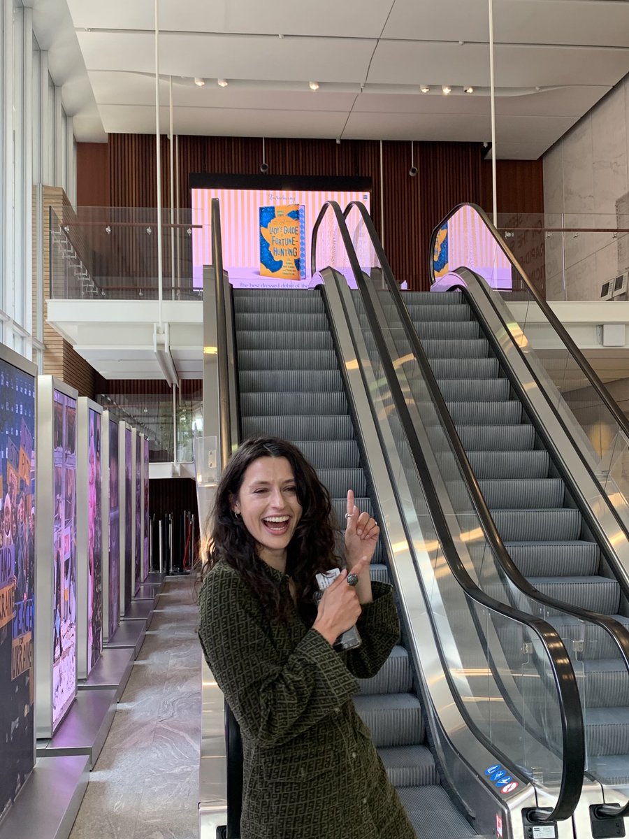 agentmilburn's tweet image. Yes, that is your exquisite book on display!!! ⁦@SophieHIrwin⁩ #LadysGuide at the headquarters of ⁦@HarperCollinsUK⁩ on publication day!🥁💥💥