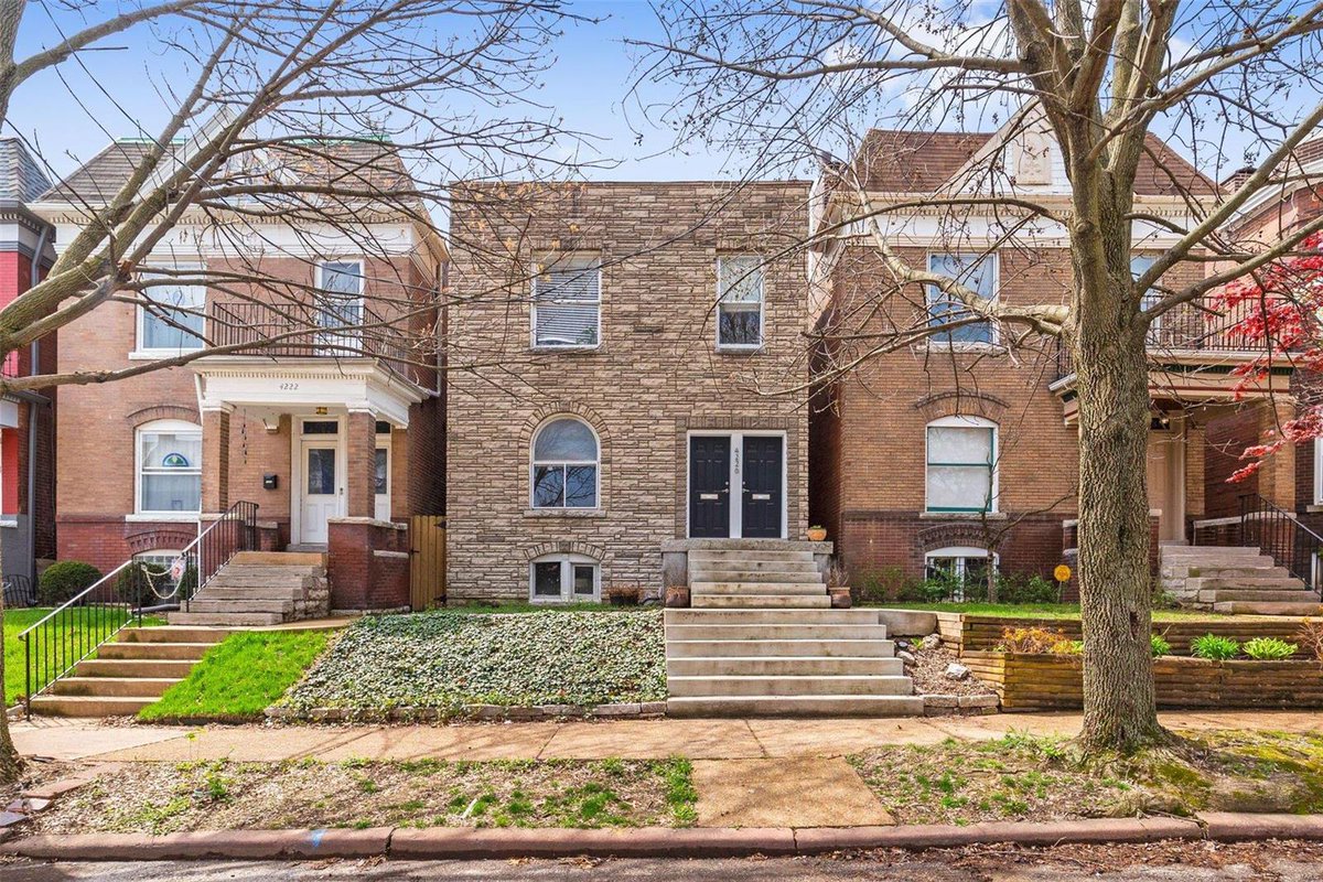 cbyrdhomes's tweet photo. You have to see this home! 4 BD/ 2 BA in St Louis. Call/text/DM me for details.  https://t.co/sqnQTJWP6o https://t.co/cddFtEOwrd