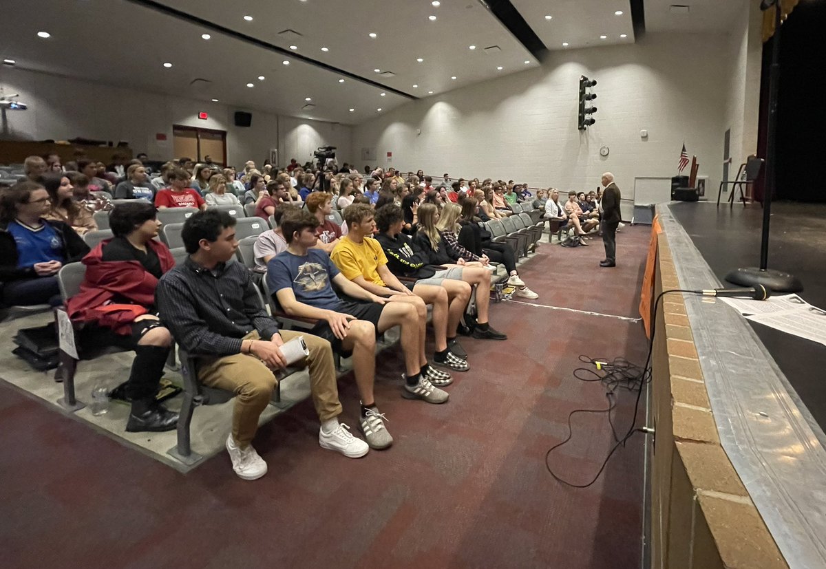 RCHSFMP's tweet photo. So honored to have Holocaust survivor, Sami Steigmann, sharing his life story and message with @RCHS_Jaguars students. Not just sharing stories of the Holocaust, but encouraging students to stand up for others and not just be a bystander. @Boone_County https://t.co/mwOTkH0ot0