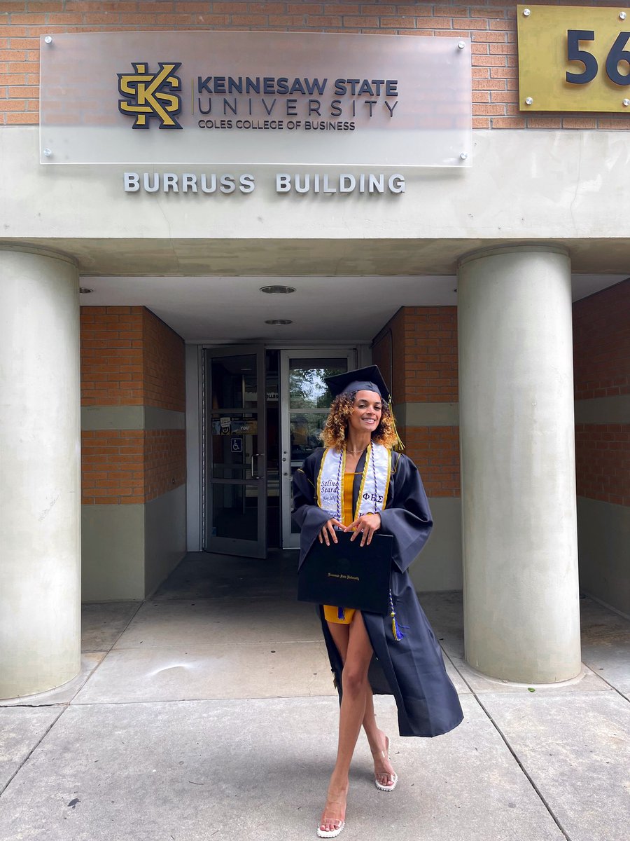 sellyyy's tweet photo. B.B.A. (Baddie in Business Administration): Marketing https://t.co/oKseF9eKfc