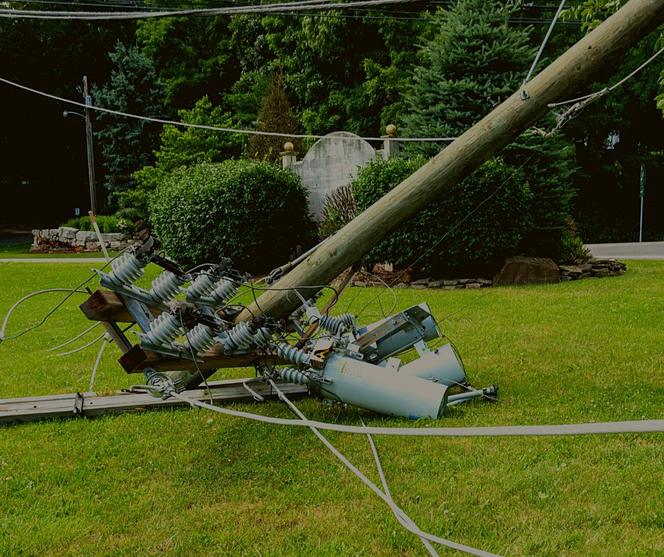 Learn how to protect yourself & family during a power outage by visiting ow.ly/9gVF50EdhCw's website ow.ly/lfSD50EdhJP #PowerOutageSafety #GreenfieldUtilities