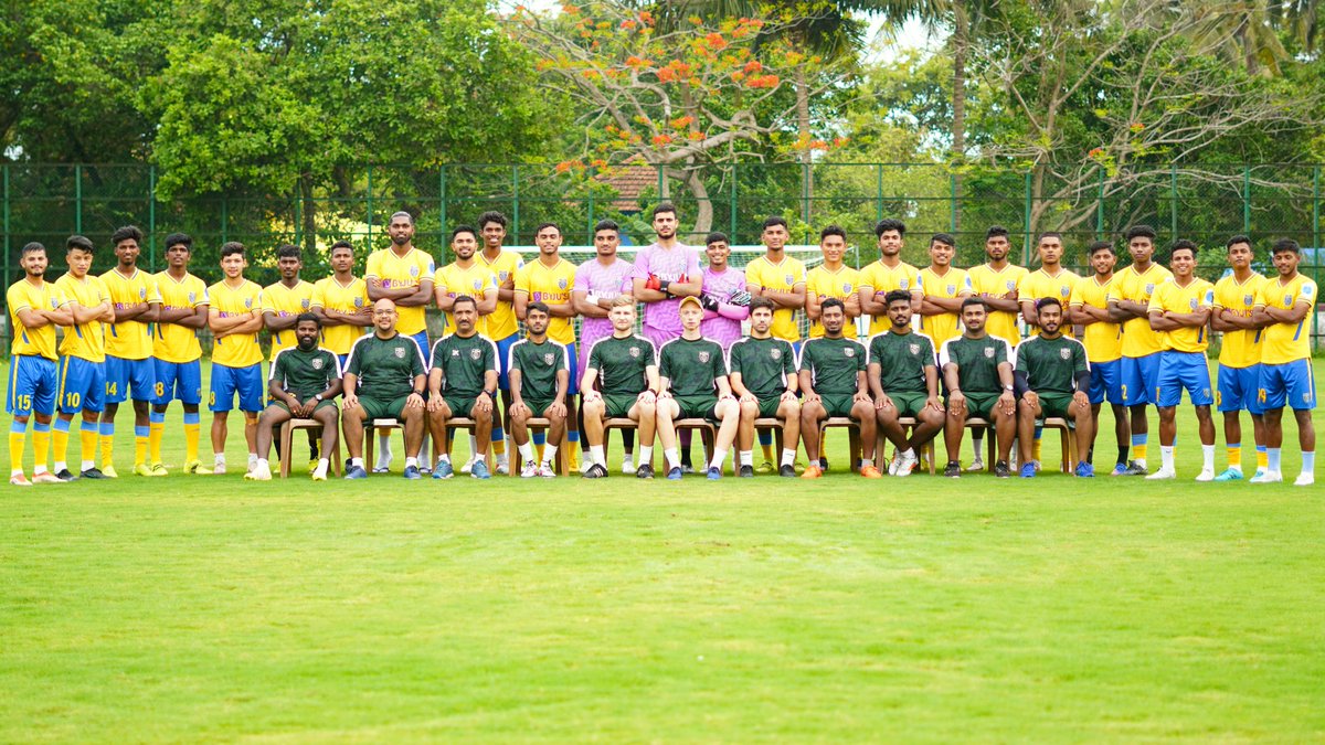 KeralaBlasters's tweet photo. Special group, special campaign 💛

Onto the Premier League NextGen Cup! 👊🏽

#LetsPlay #RFDevelopmentLeague #YennumYellow #KBFC #കേരളബ്ലാസ്റ്റേഴ്സ് https://t.co/1lgbW0SFd2