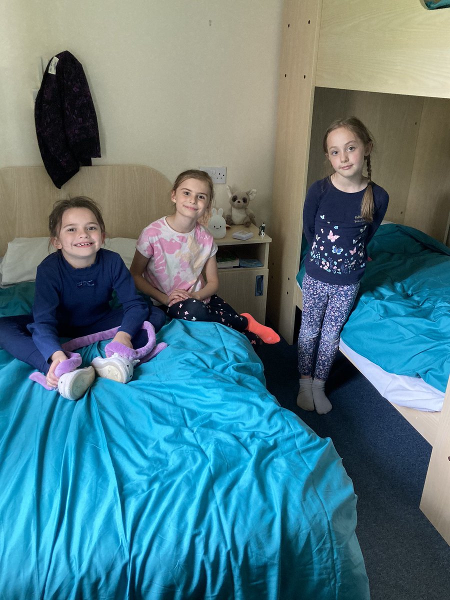 ManorHseSchool's tweet photo. Bed making and sorting out our bedrooms. #IndividualChallenge https://t.co/MYHAPD2iWw