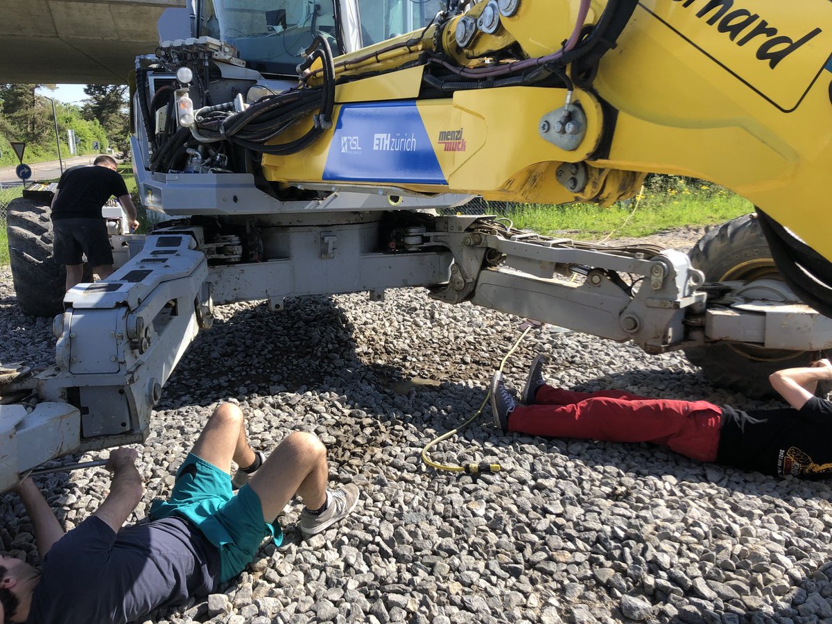 MarcoTranzatto's tweet photo. No matter how small (or big) your robots are, when it’s spring cleaning time we’re ready to take off a lot of grease from the joints 🧹🧼 https://t.co/0nT3oBjXGj