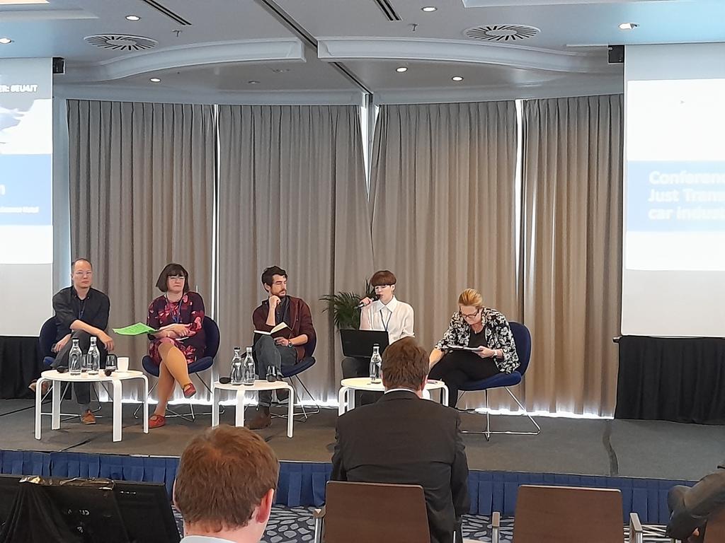 manuela_kropp's tweet photo. The automotive industry and its workers need a #JustTransition - for #decentwork & #ClimateJustice. Thanks for a good debate today. #EU4JT @nela_lab https://t.co/eHPtNJXF3G