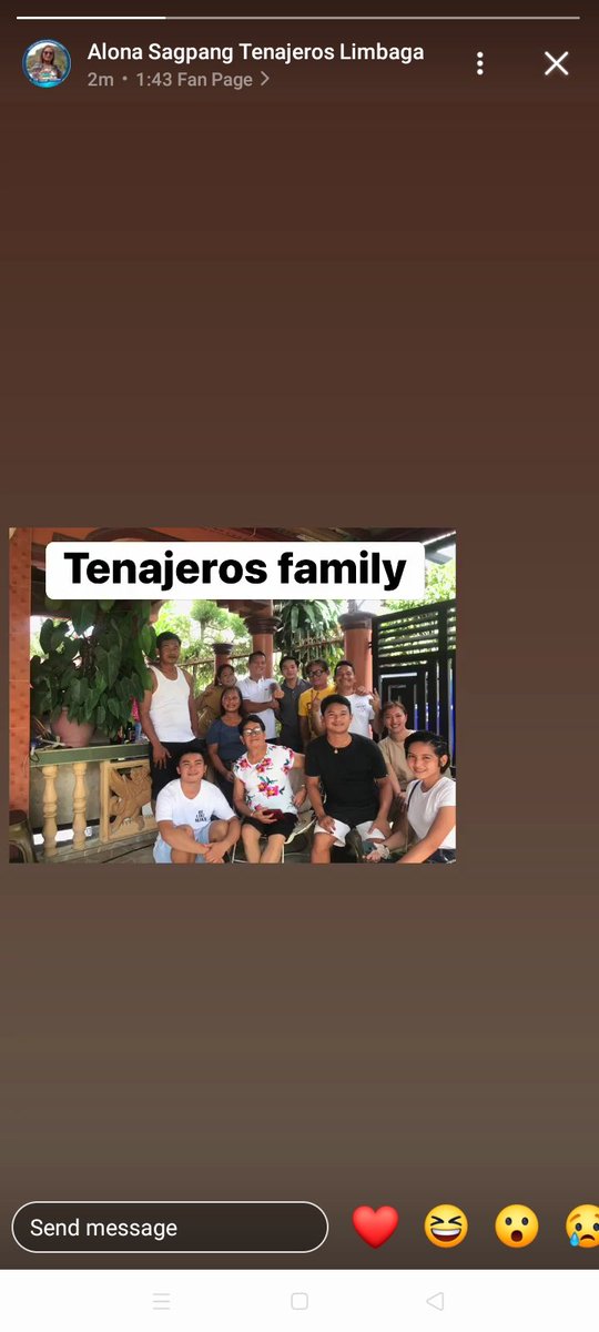 VerzanoLee's tweet photo. When you were included on their family photos, and his mom added it on her story.🥺🦋❤️ https://t.co/e9LozLz1fB