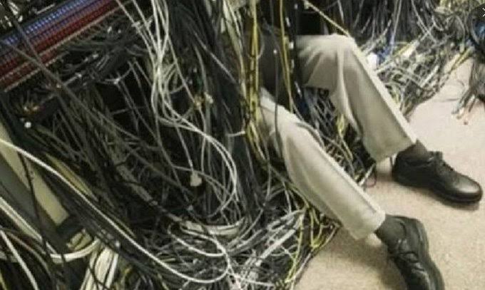 SportsCuppa's tweet photo. #MIvsCSK #CSKvsMI

"Devon Conway can't use DRS because of power cut in the stadium"

Mukesh Ambani backstage: https://t.co/Bnsl3pvA7s