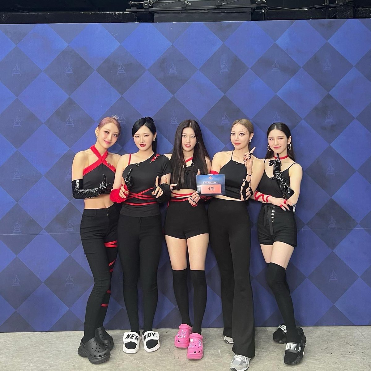 braveunji's tweet photo. 알라뷰❤️ https://t.co/326zkQFXyJ