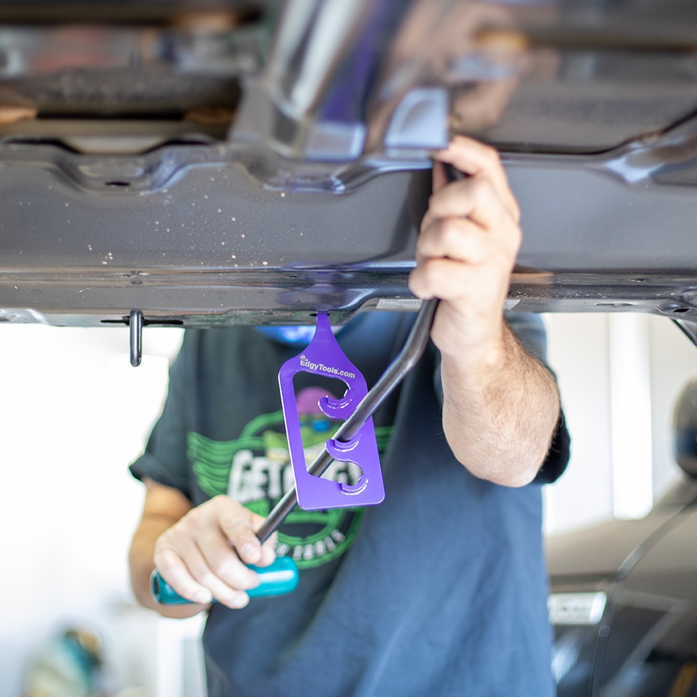 EdgyToolsPDR's tweet photo. Get the ideal leverage for working bedsides, adjust the angle without having to pull your rod out. The 3-Way Step Hanger provides you 3 different leverage points in one tool. π
Small Tools That Make a Huge Difference!
#edgytools #pdrtools #paintlessdentrepair #ergonomictools https://t.co/SFSep4Gt3m
