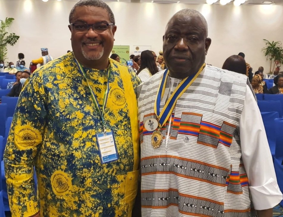 Hotthierry1's tweet photo. '' L'amitié est une seconde parenté ''
#DM403 #WeServe
#Cameroun #Gabon #BurkinaFaso #Niger https://t.co/t0Bh4xLqiP