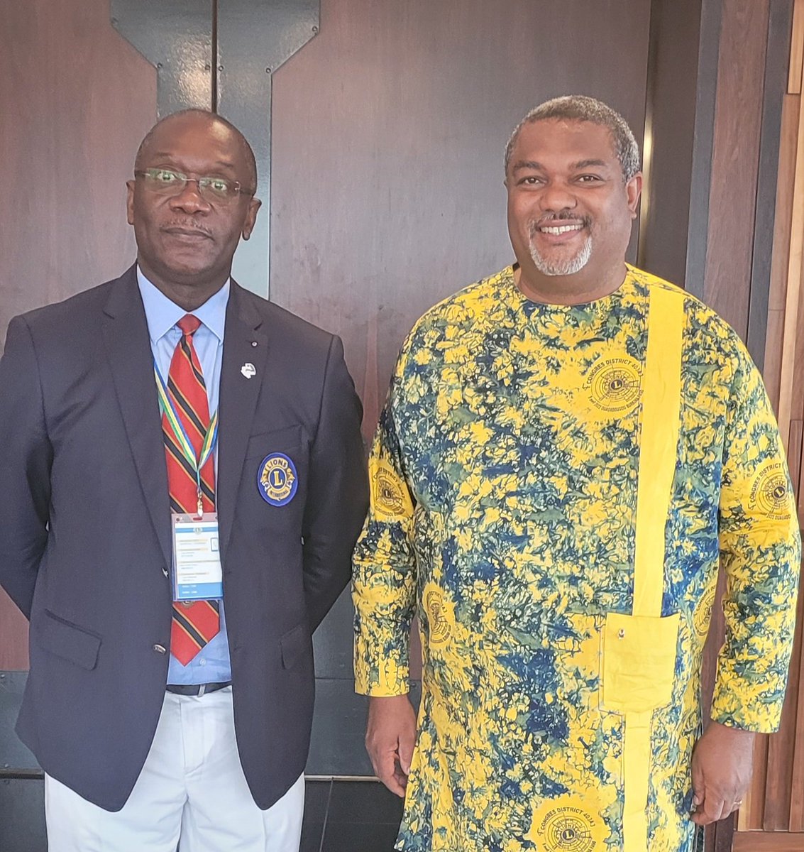 Hotthierry1's tweet photo. '' L'amitié est une seconde parenté ''
#DM403 #WeServe
#Cameroun #Gabon #BurkinaFaso #Niger https://t.co/t0Bh4xLqiP
