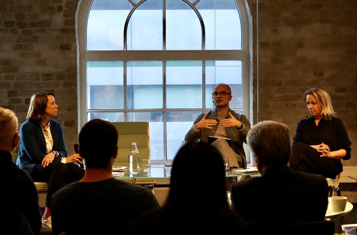 PRIOresearch's tweet photo. Highly important and timely panel on preventing #HumanTrafficking in the context of the #UkraineWar, co-organized with @PLinNorway.
An audio recording🎧 from the event will be made available on our website shortly👉 https://t.co/YgD7gQ8h0o
#PRIOevents https://t.co/KKyLQwWAVc