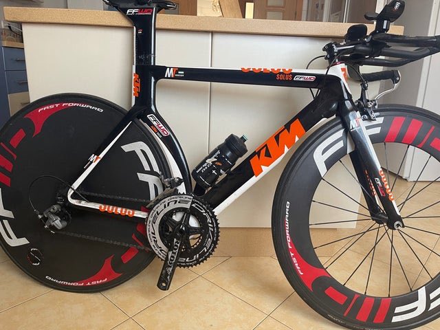 Vendo "  Bicicleta de contra reloj o triatlón KTM " en #wallapop p.wallapop.com/i/687027601?_p…
