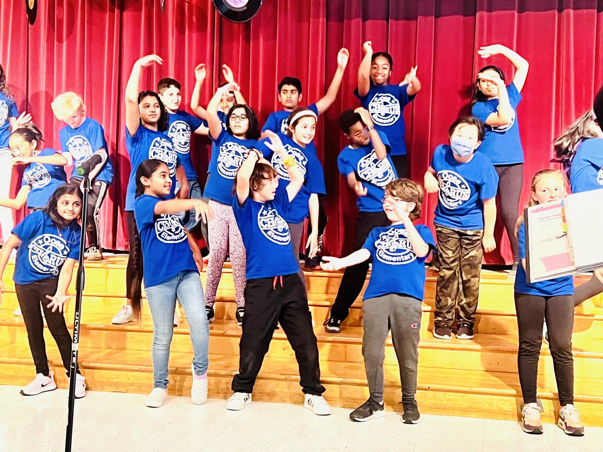 KlausmanMusic's tweet photo. I am the definition of #teachertired but it is all worth it. The @OceeElem Chorus sang and performed their hearts out last night and I couldn’t be more proud. It’s a privilege to be their music teacher. #jukeboxtimemachine @koperniak @FCS_Zone6_Supt @OCEEPrincipal https://t.co/yKq02mAr15