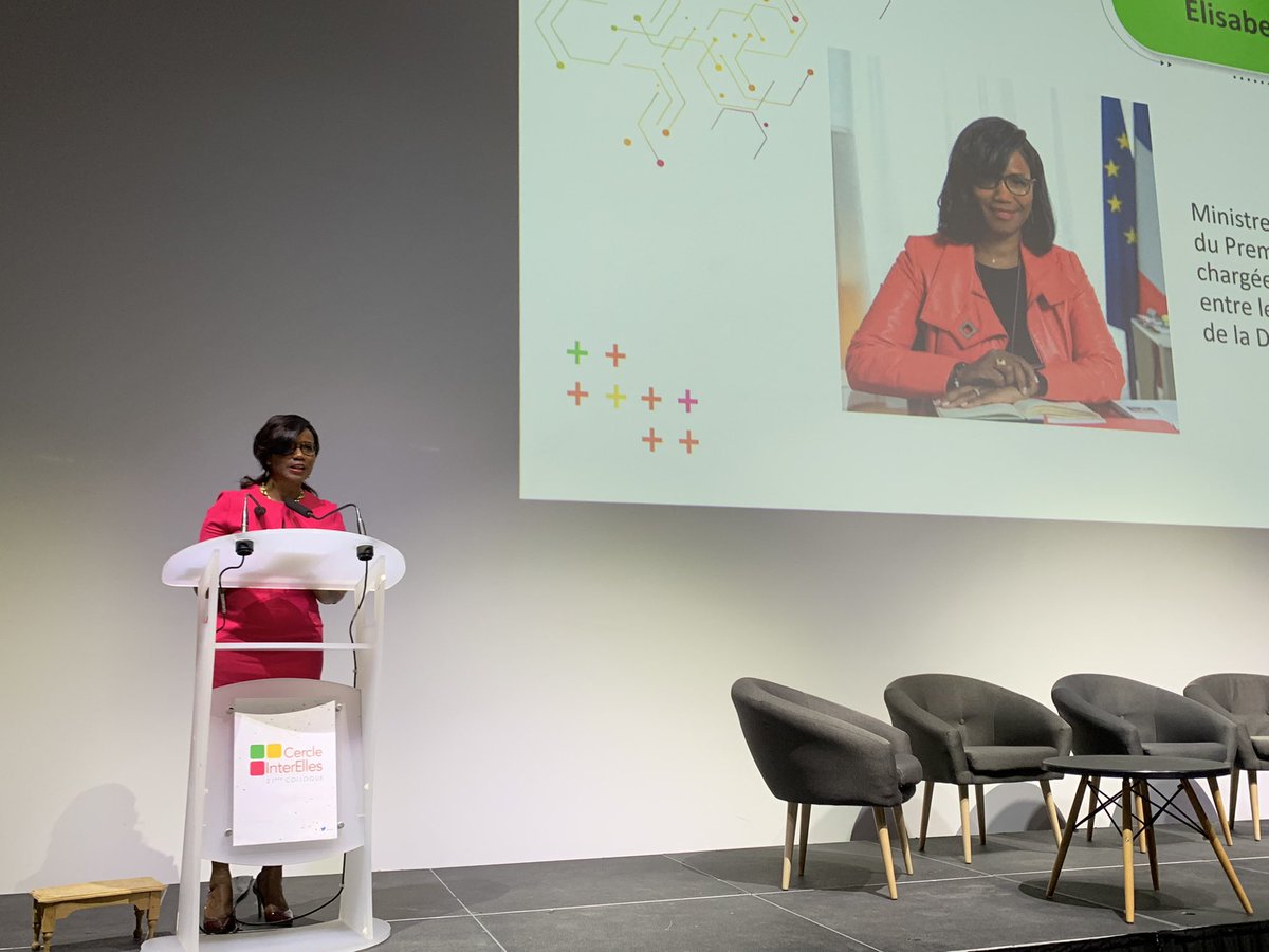 L’heure est à la conclusion… ⏰ 

Nous remercions <a href="/1ElisaMoreno/">Élisabeth Moreno</a> pour sa présence parmi nous, pour ses mots qui concluent notre Colloque 2022 ! ✨

#InterL22