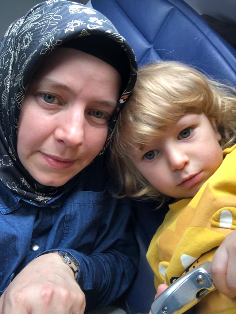 sevincozarslan's tweet photo. GÜZEL HABER 

6 aylık hamile Aslı Ünlü TAHLİYE edildi. ,

4 yaşındaki Muhammed de annesine kavuştu. 

9 aylık hamile Ceyda Nur Eroğlu hala Edirne'de tutuklu. Darısı onun başına. @adalet_bakanlik https://t.co/9nXXmPhhXp