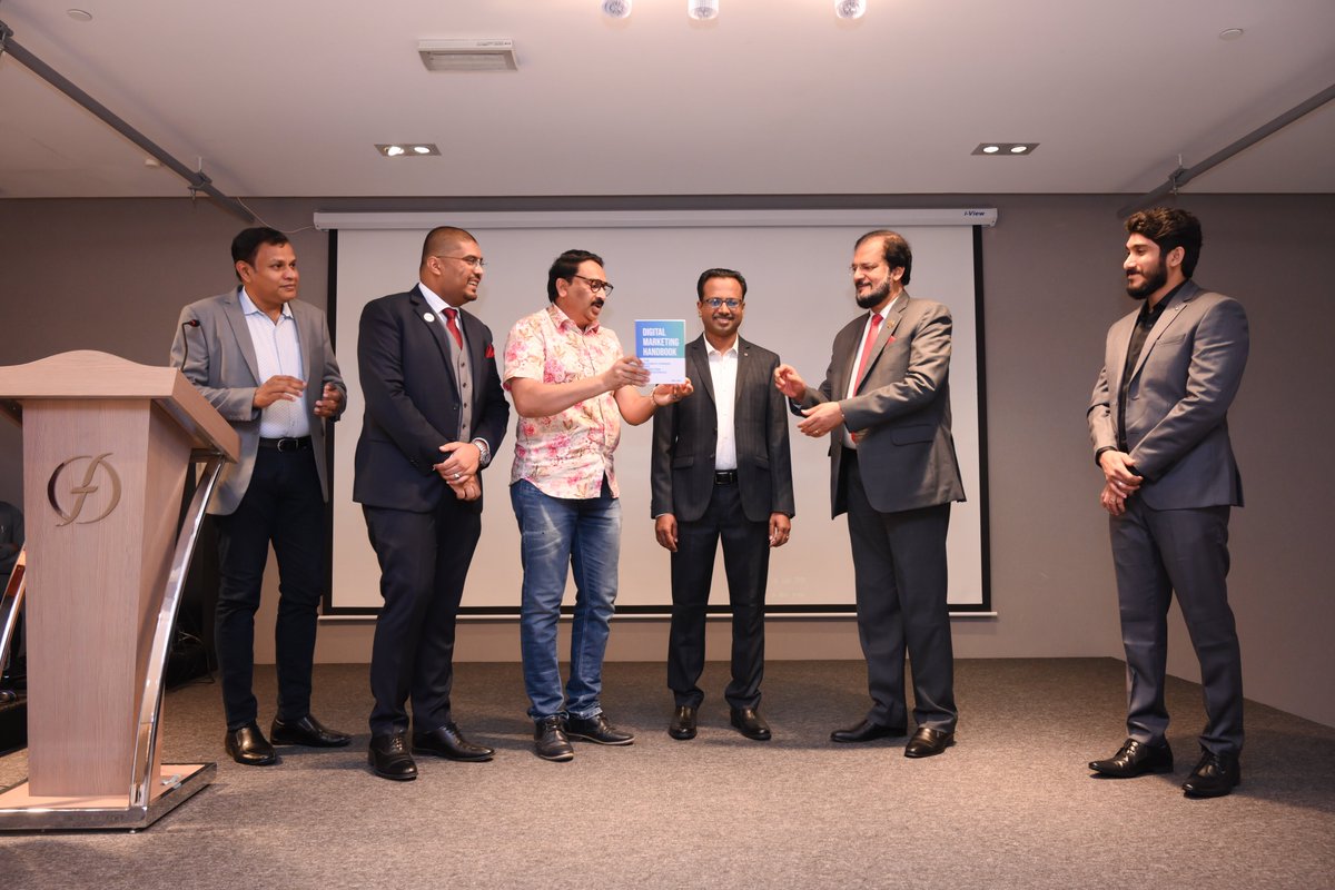 SpiderWorksTech's tweet image. A moment of pride for team SpiderWorks as we celebrate the launch of our Digital Marketing Handbook. Here you can see that we are presenting a copy of the book to Shri Basheer Thikkodi, prominent author and activist from India.
#SpiderWorksTechnologies #DigitalMarketing #Dubai